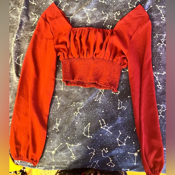 💜✨Host Pick!✨ Red Romwe Scrunched Bust Long Sleeved Cropped Blouse - Picture 2 of 3